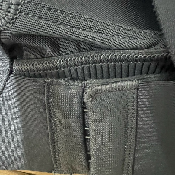 Calia by Carrie Underwood Women's Dark Blue Pullover Sports Bra, size small, EUC - Picture 4 of 5